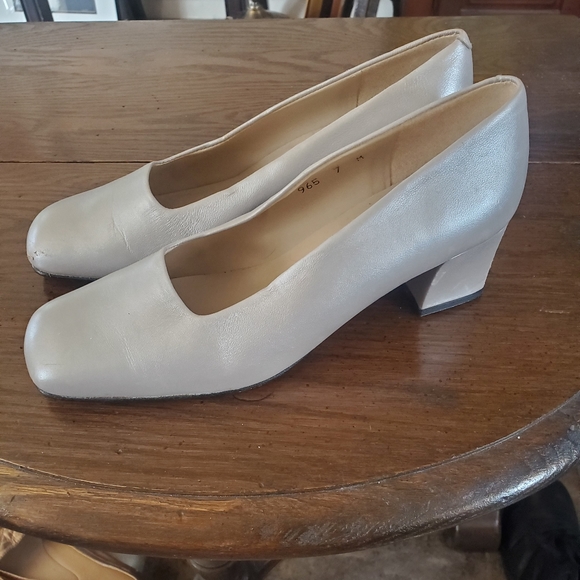 ENZO ANGIOLINI Leather Stack Heel Dress Shoes - Picture 2 of 12